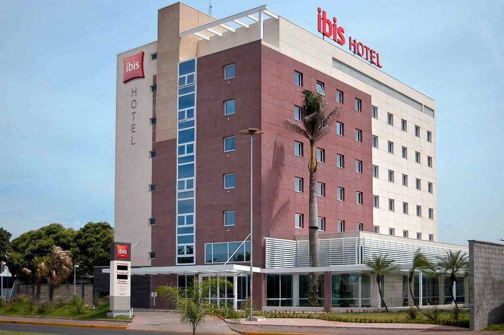 Hotel Ibis Lins Exteriör bild