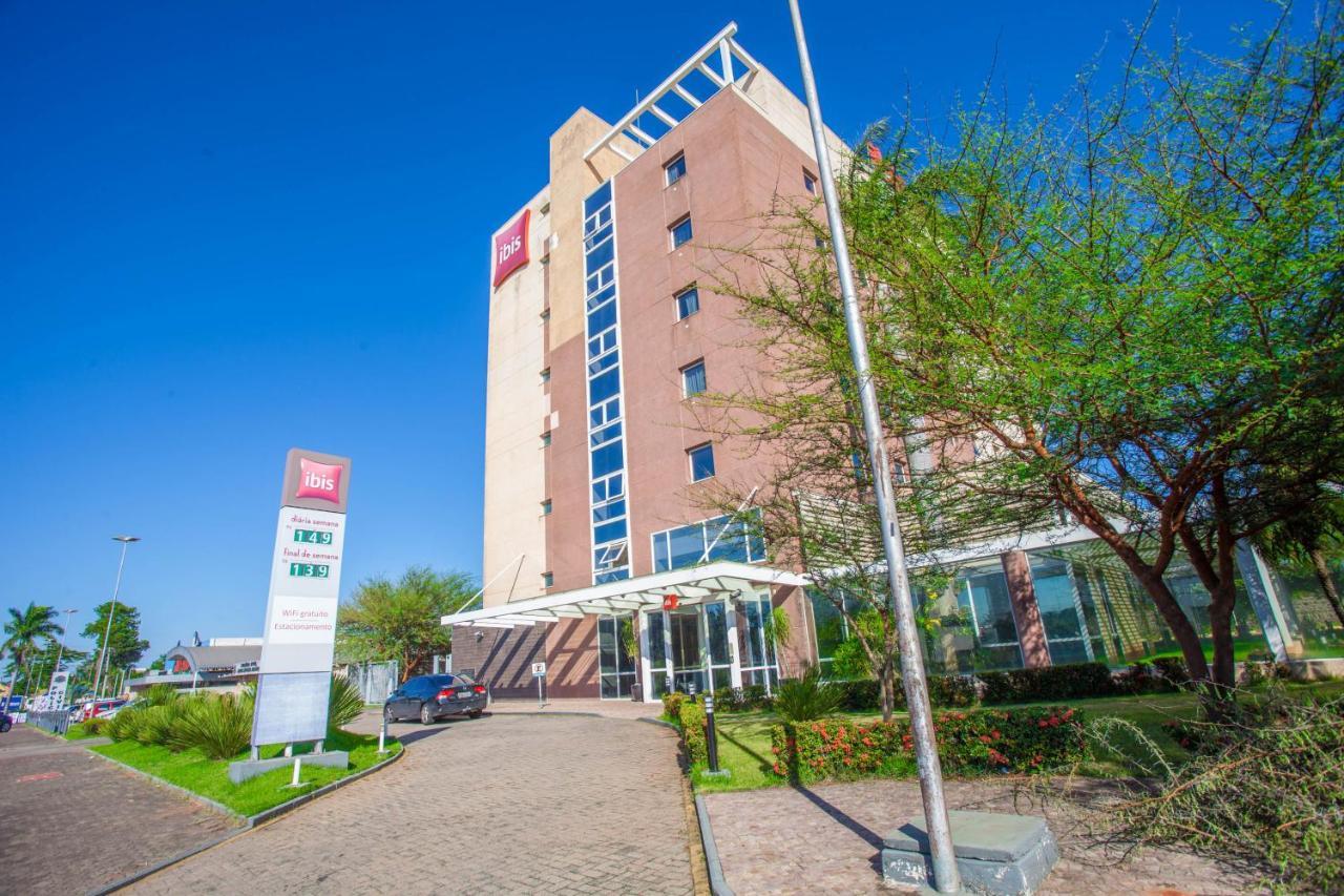 Hotel Ibis Lins Exteriör bild