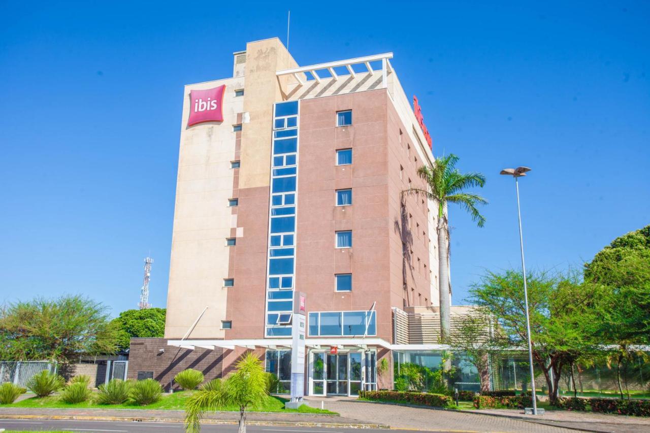Hotel Ibis Lins Exteriör bild